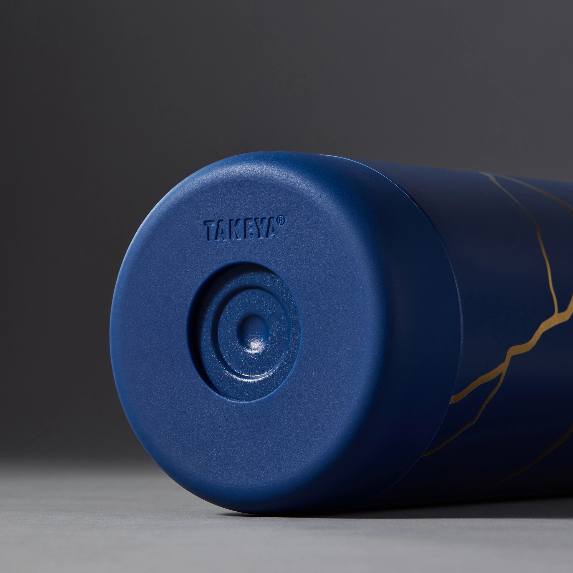 kintsugi-water-bottle-with-spout-lid-m3 51390-TK_HO25_Kintsugi_Takeya9249.png